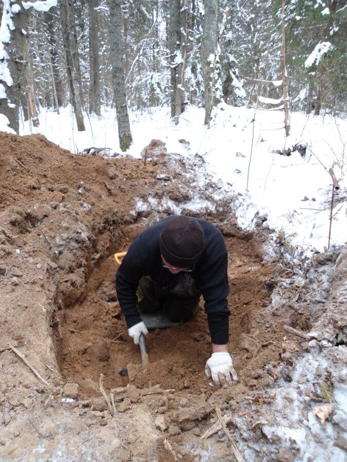 В Тверской области поисковики нашли кости под слоем снега и льда