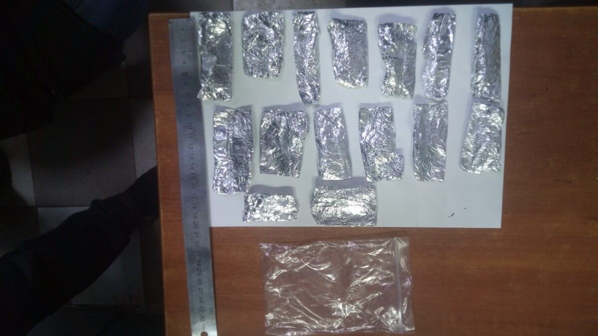 Молодой житель Твери вёз в электричке 16 свёртков с марихуаной