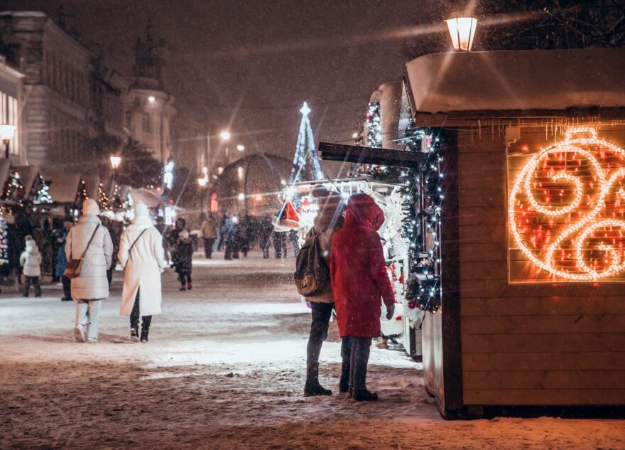 ВТБ: четверть россиян не считает предновогодние распродажи выгодными