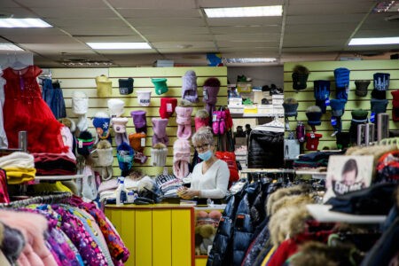 Полицейские вернули украденную из магазина куртку в Твери Полицейские вернули украденную из магазина куртку в Твери