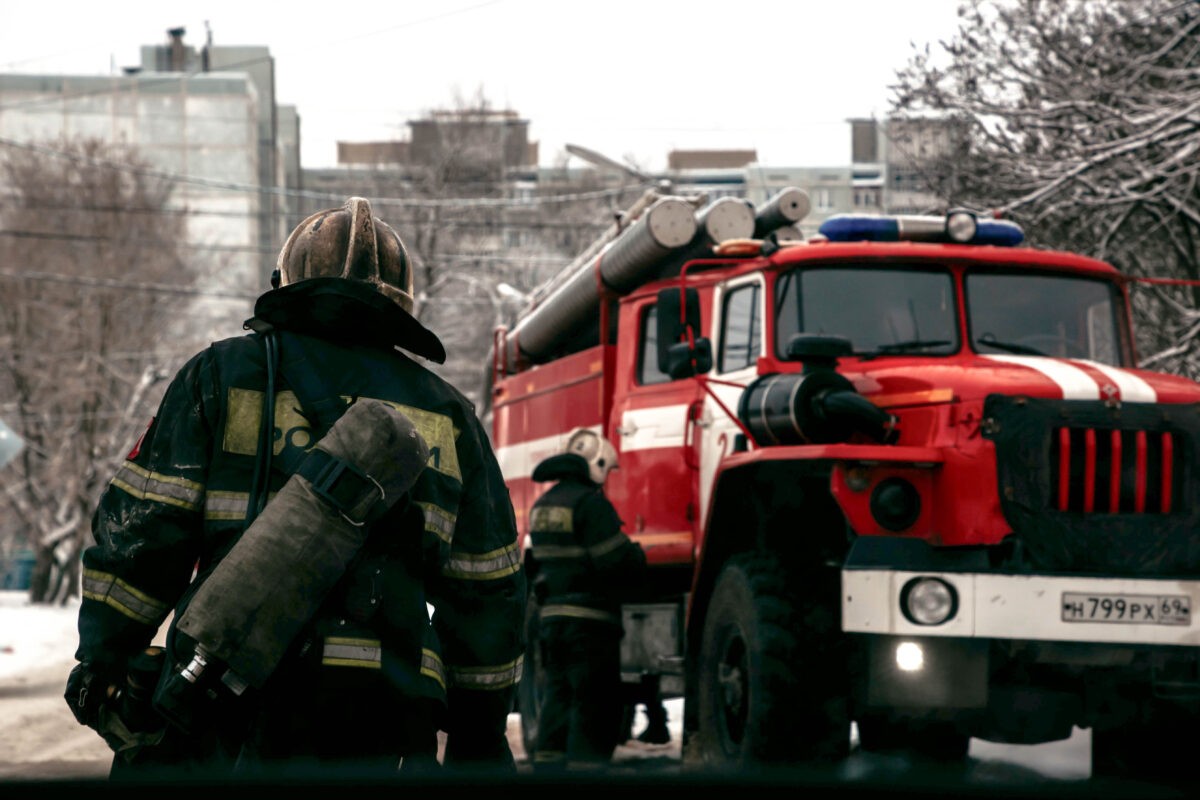 В Тверской области загорелся жилой дом