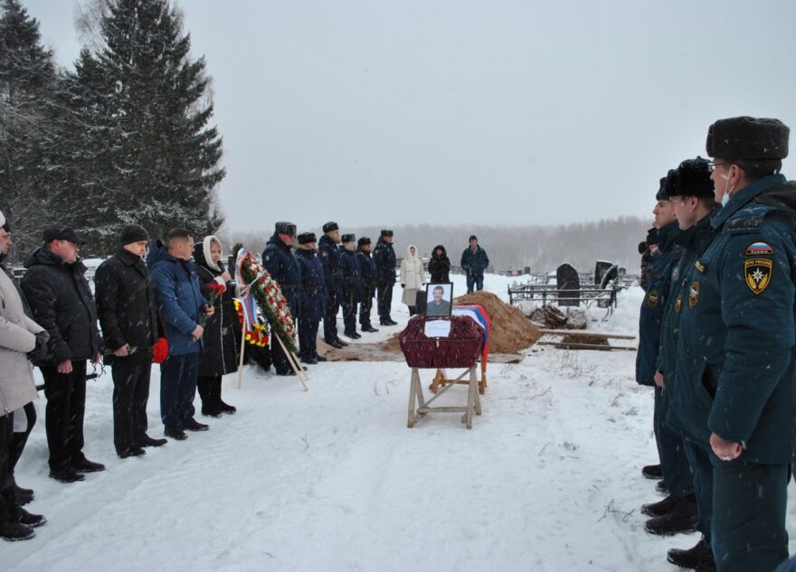 В Тверской области простились с погибшим на Украине бойцом