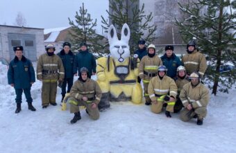 В Тверской области сотрудники МЧС необычно поздравили жителей В Тверской области сотрудники МЧС необычно поздравили жителей