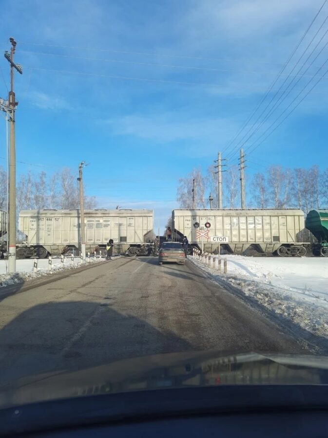 Появились фото и подробности аварии с поездом в Тверской области