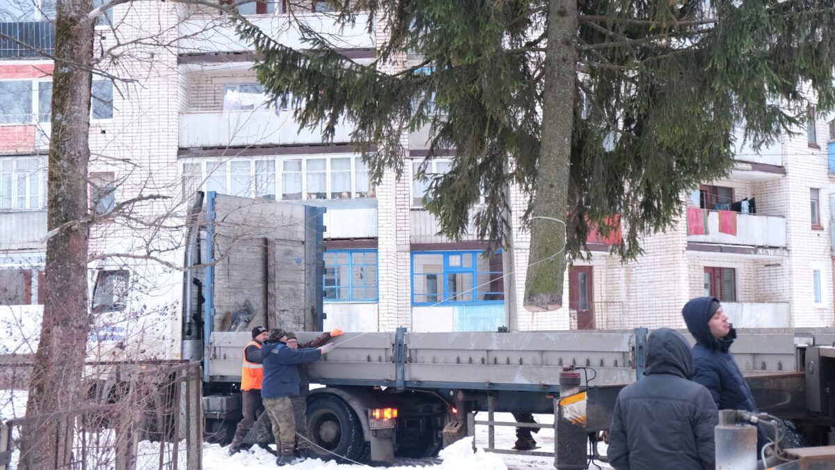 Скромная городская елка станет героиней праздничных гуляний в Тверской области