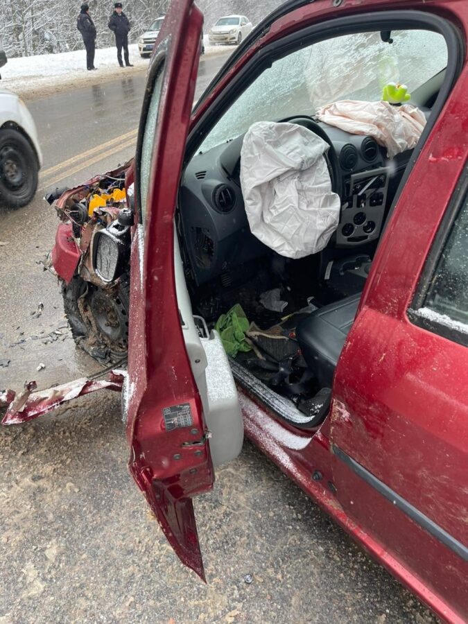 СК устанавливает причины аварии в Тверской области с пассажирским автобусом