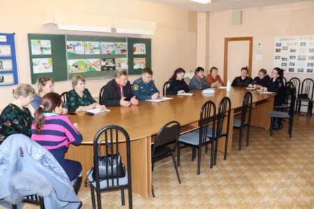 В Тверской области обсудили, как обезопасить детей на дороге в праздники