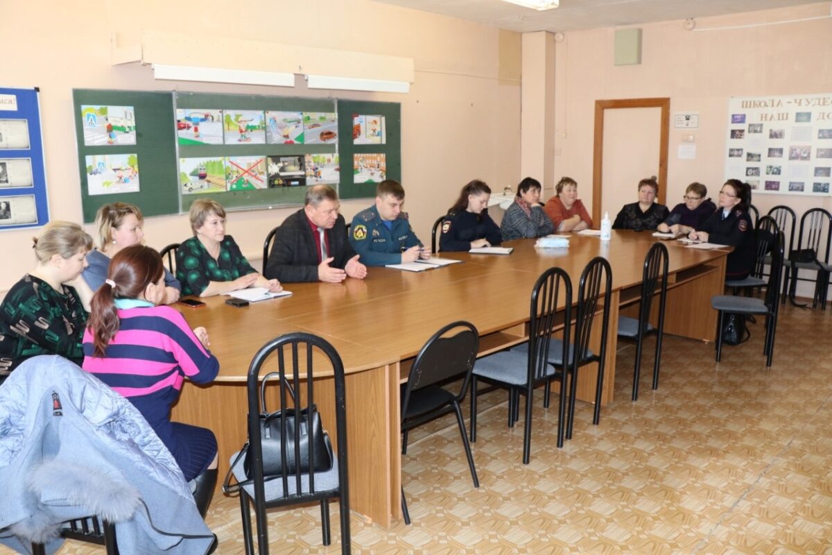 В Тверской области обсудили, как обезопасить детей на дороге в праздники