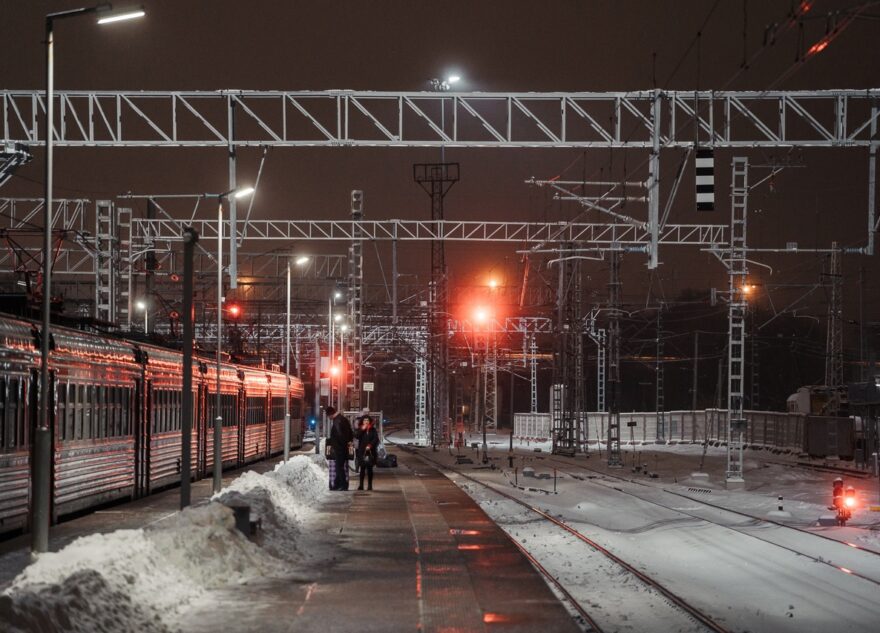 93-летняя женщина попала под тепловоз в Твери