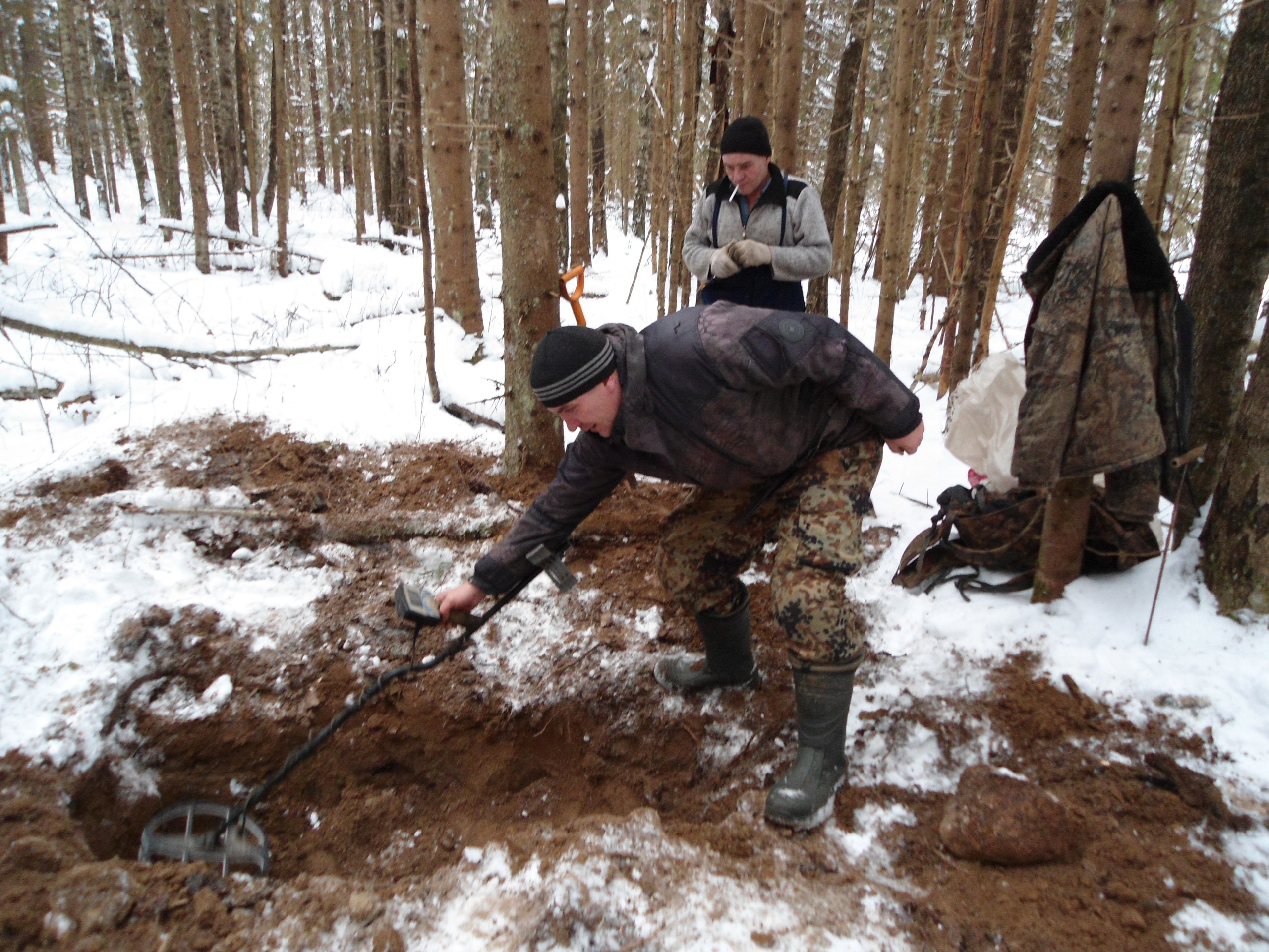 В Тверской области поисковики нашли кости под слоем снега и льда