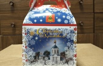 В Тверской области начали вручать новогодние подарки для детей