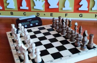 Больше 1300 шахматных комплектов поступило в школы Тверской области Больше 1300 шахматных комплектов поступило в школы Тверской области