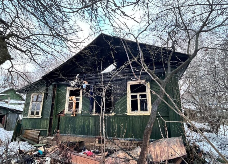 Следователи выясняют детали смерти мужчины на пожаре в Твери Следователи выясняют детали смерти мужчины на пожаре в Твери