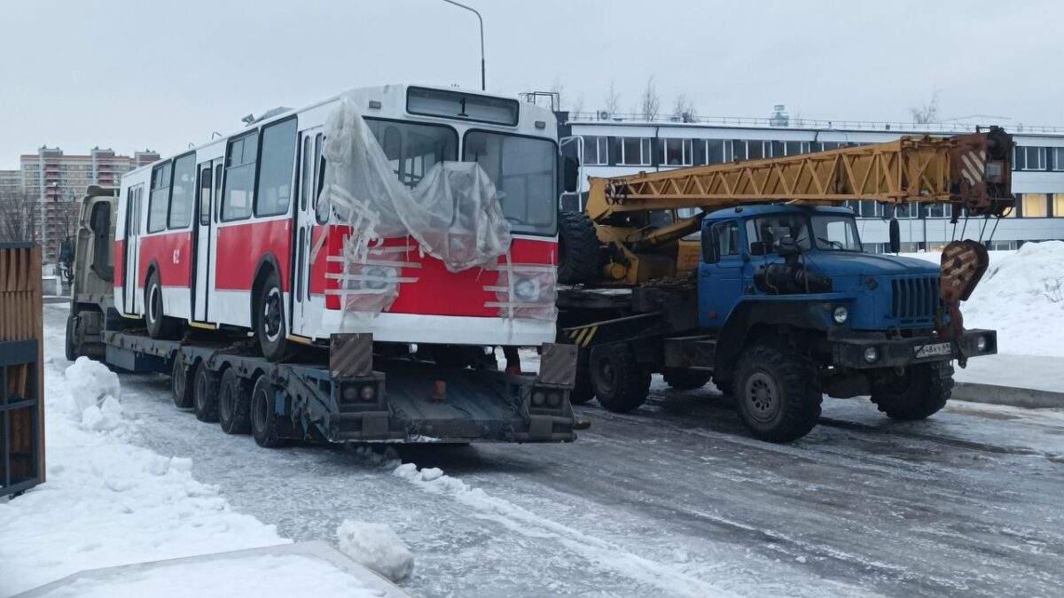 В Твери появился памятник троллейбусу