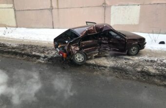 Мужчина пострадал в столкновении двух ВАЗов перед Восточным мостом в Твери Мужчина пострадал в столкновении двух ВАЗов перед Восточным мостом в Твери