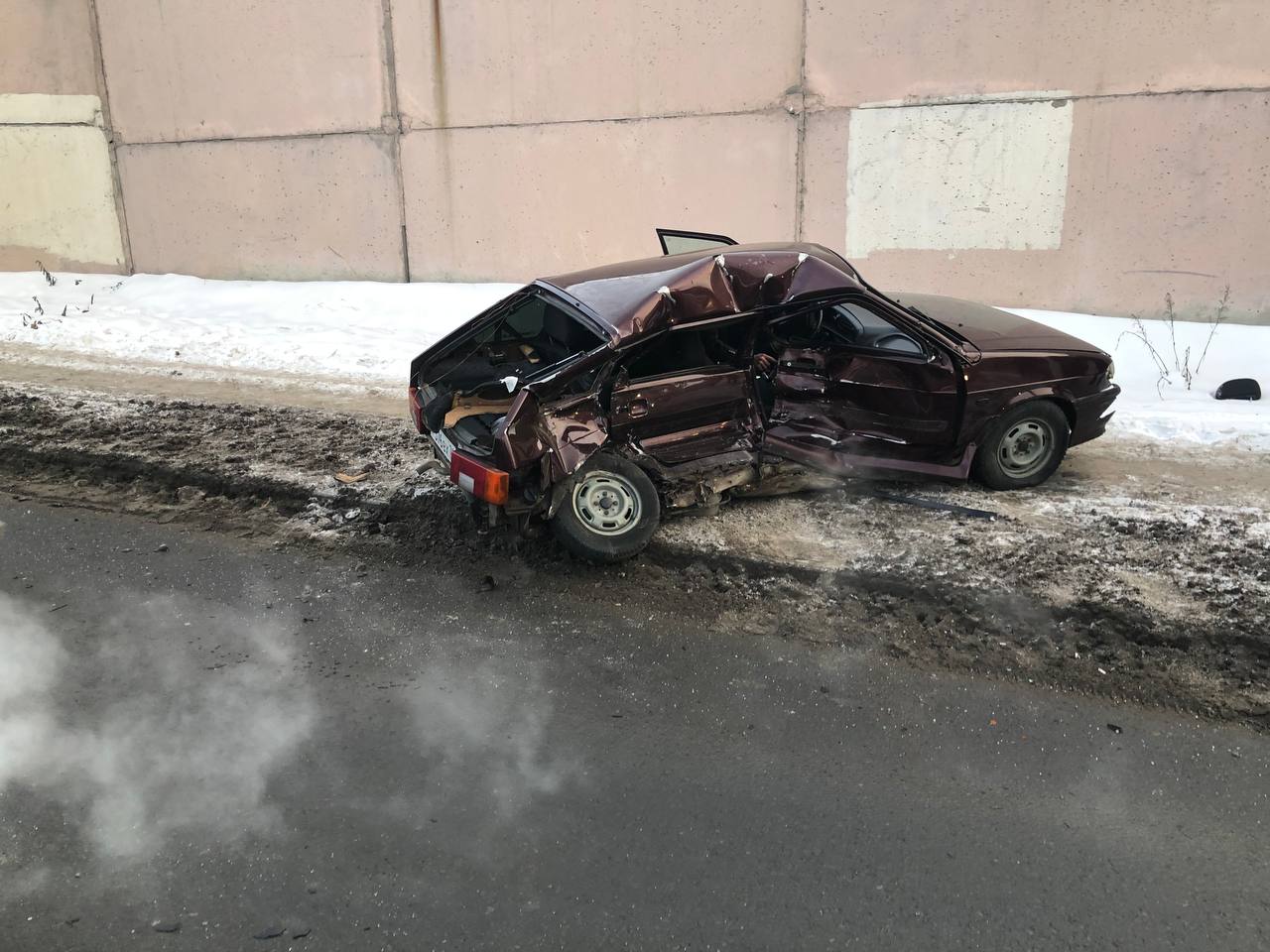 Мужчина пострадал в столкновении двух ВАЗов перед Восточным мостом в Твери