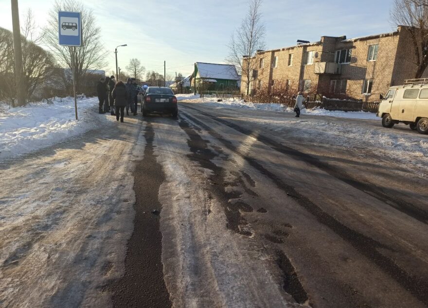 Перебегавший дорогу пешеход попал под колёса иномарки в Тверской области Перебегавший дорогу пешеход попал под колёса иномарки в Тверской области