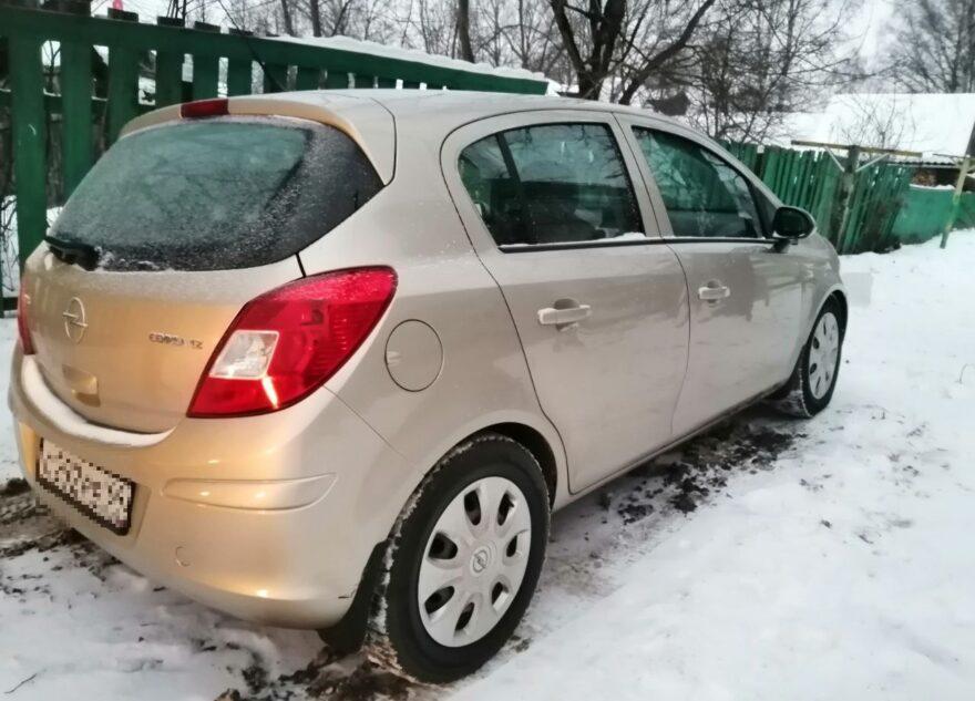 Пенсионерка попала под колёса машины на парковке у магазина в Тверской области Пенсионерка попала под колёса машины на парковке у магазина в Тверской области