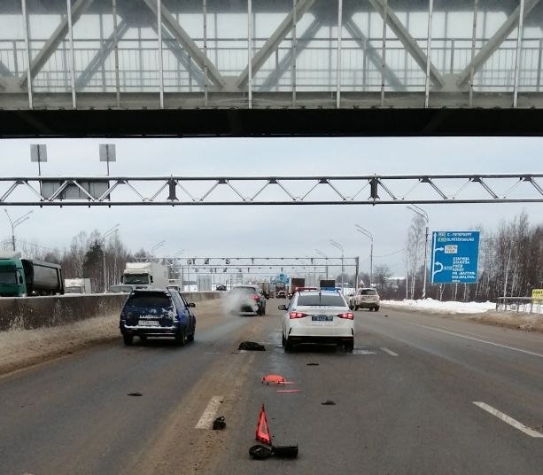 Мужчина попал под колёса "Луидора" на трассе М-10 в Тверской области