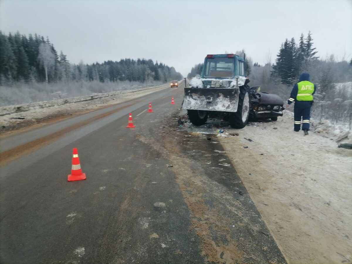 Два человека погибли из-за неудачного обгона в Тверской области