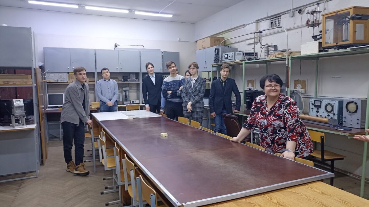 Региональный центр "Орион" познакомил тверских школьников с физико-техническим факультетом ТвГУ