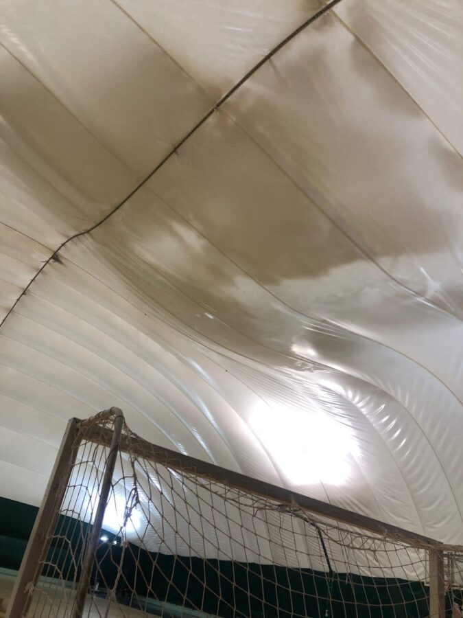 Сотрудники службы МЧС Тверской области спасли от обрушения спорткомплекс