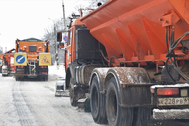 В администрации Твери рассказали, сколько снега вывезли из города за выходные