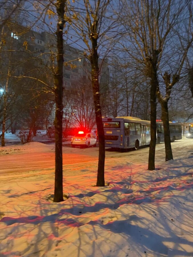 Следователь СК проводит проверку по факту ДТП с участием автобусов в Твери