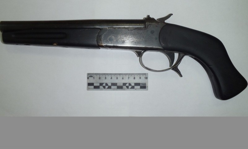 Полицейские задержали молодого человека с ружьем в Тверской области