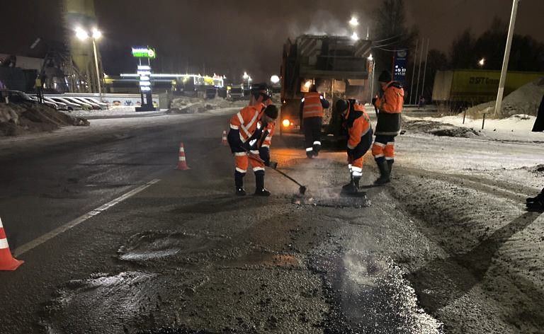 По всей Твери продолжаются мероприятия по ямочному ремонту дорог По всей Твери продолжаются мероприятия по ямочному ремонту дорог