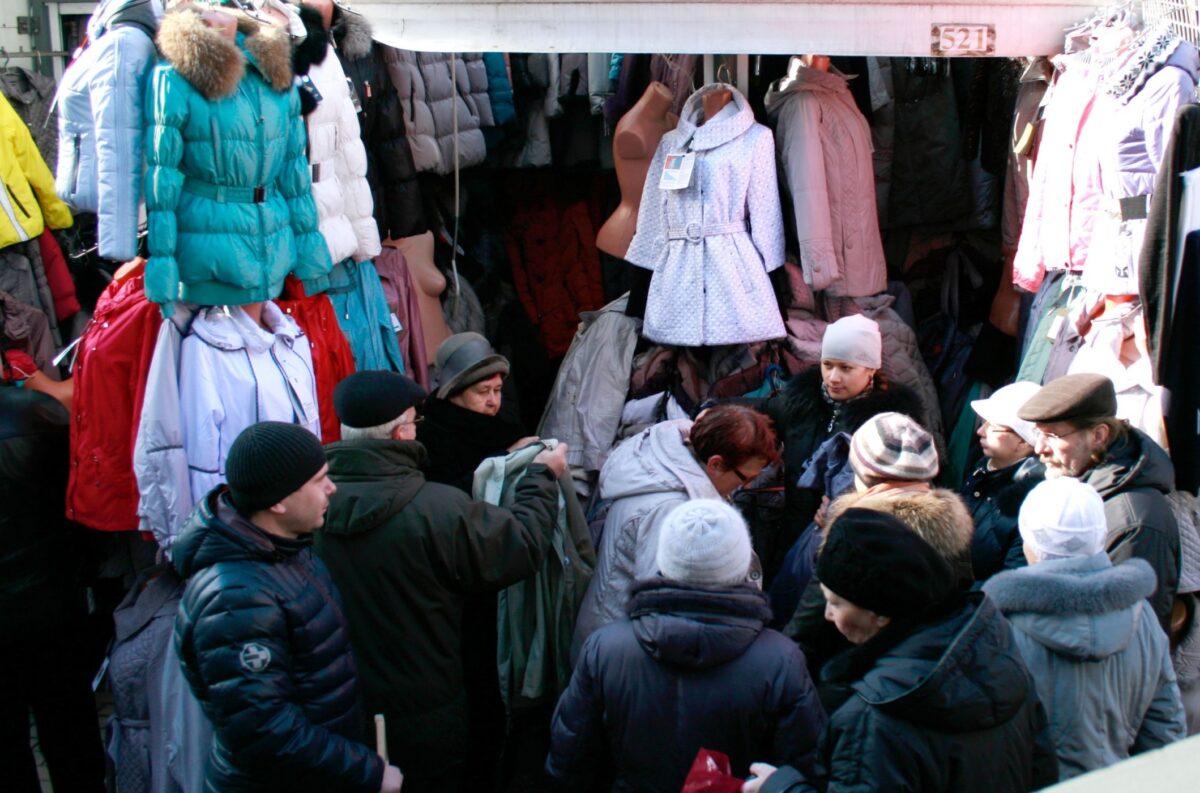 В Россию возвращаются ларьки и вещевые развалы