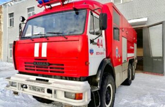 Спасатели Тверской области помогли замерзающим на дороге людям Спасатели Тверской области помогли замерзающим на дороге людям