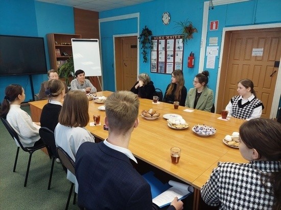 В Оленино поговорили о прошлом, настоящем и будущем учителей