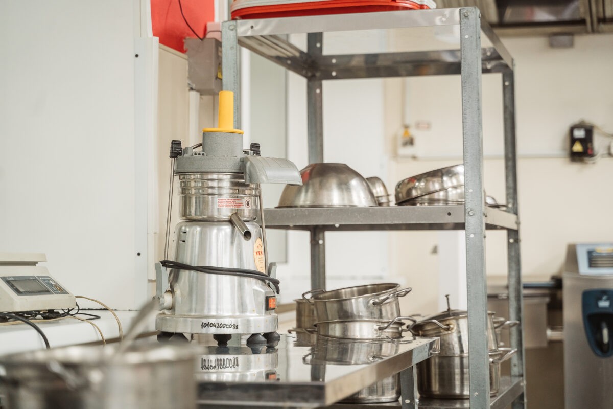 Роспотребнадзор не советует россиянам чистить кастрюли корвалолом