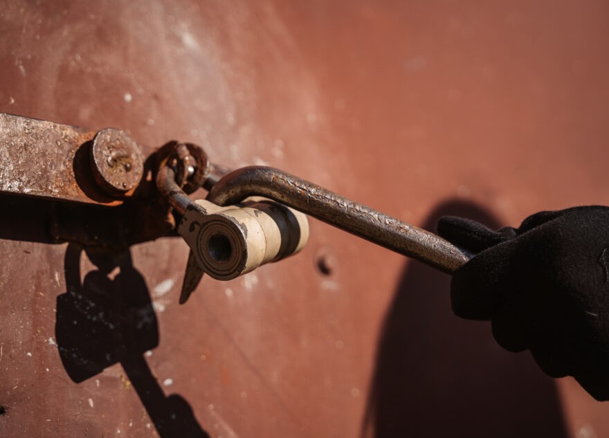 Серийного дачного вора поймали в Тверской области