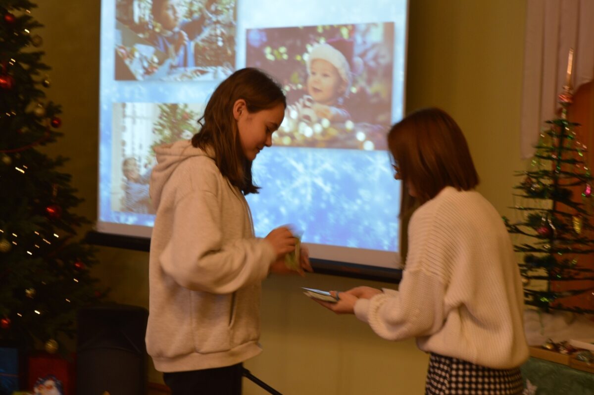 В Торопецкой библиотеке можно поиграть в новогодние настолки