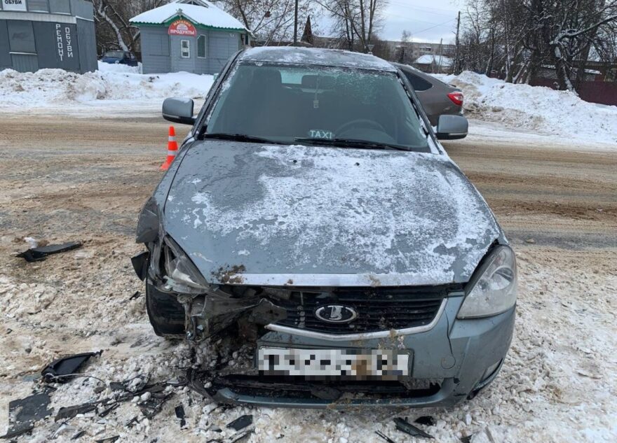 Пострадал пассажир Лады: ДТП в Калязине