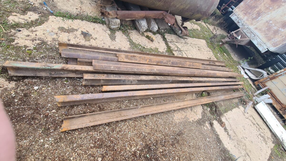 Работника железной дороги, укравшего рельсы в Тверской области, ждёт суд