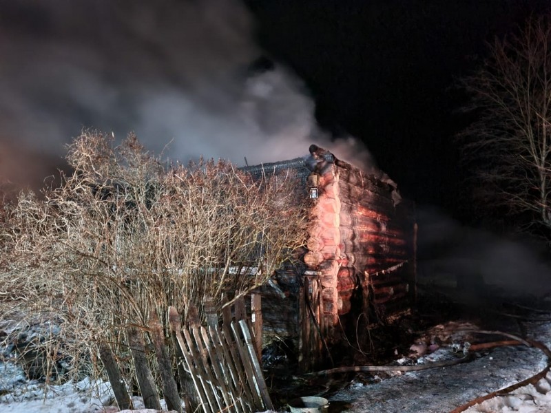 Тела трёх мужчин нашли в сгоревшем доме в Тверской области