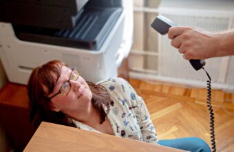 Айтишника-мошенника разыскивают в Тверской области