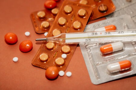 Заболеваемость гриппом и ОРВИ снизилась после новогодних праздников