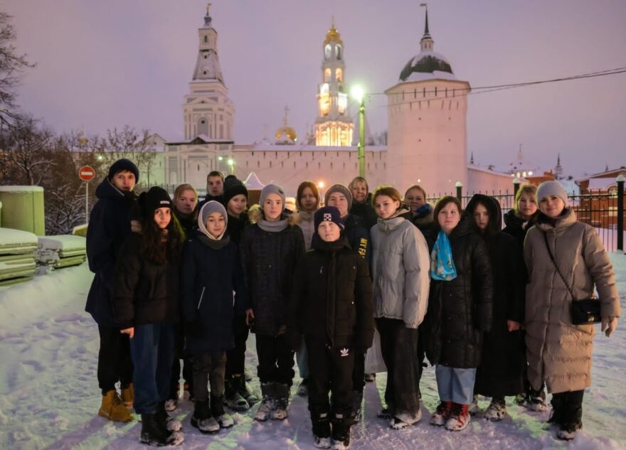 Лихославльские дети отправились смотреть Троице-Сергиеву лавру