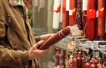 Колбасного вора поймали в Твери