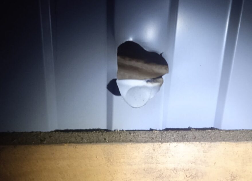 Салют пробил крышу жилого дома в Тверской области