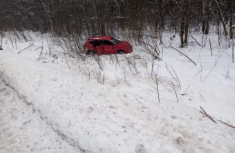 На трассе в Тверской области «Понтиак» оказался в кювете На трассе в Тверской области «Понтиак» оказался в кювете