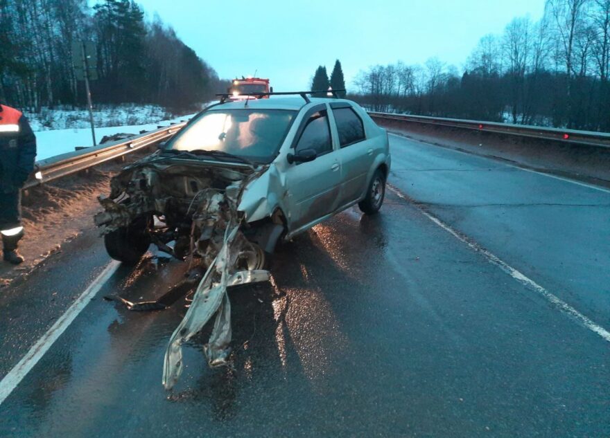 Три человека получили травмы в ДТП в Тверской области