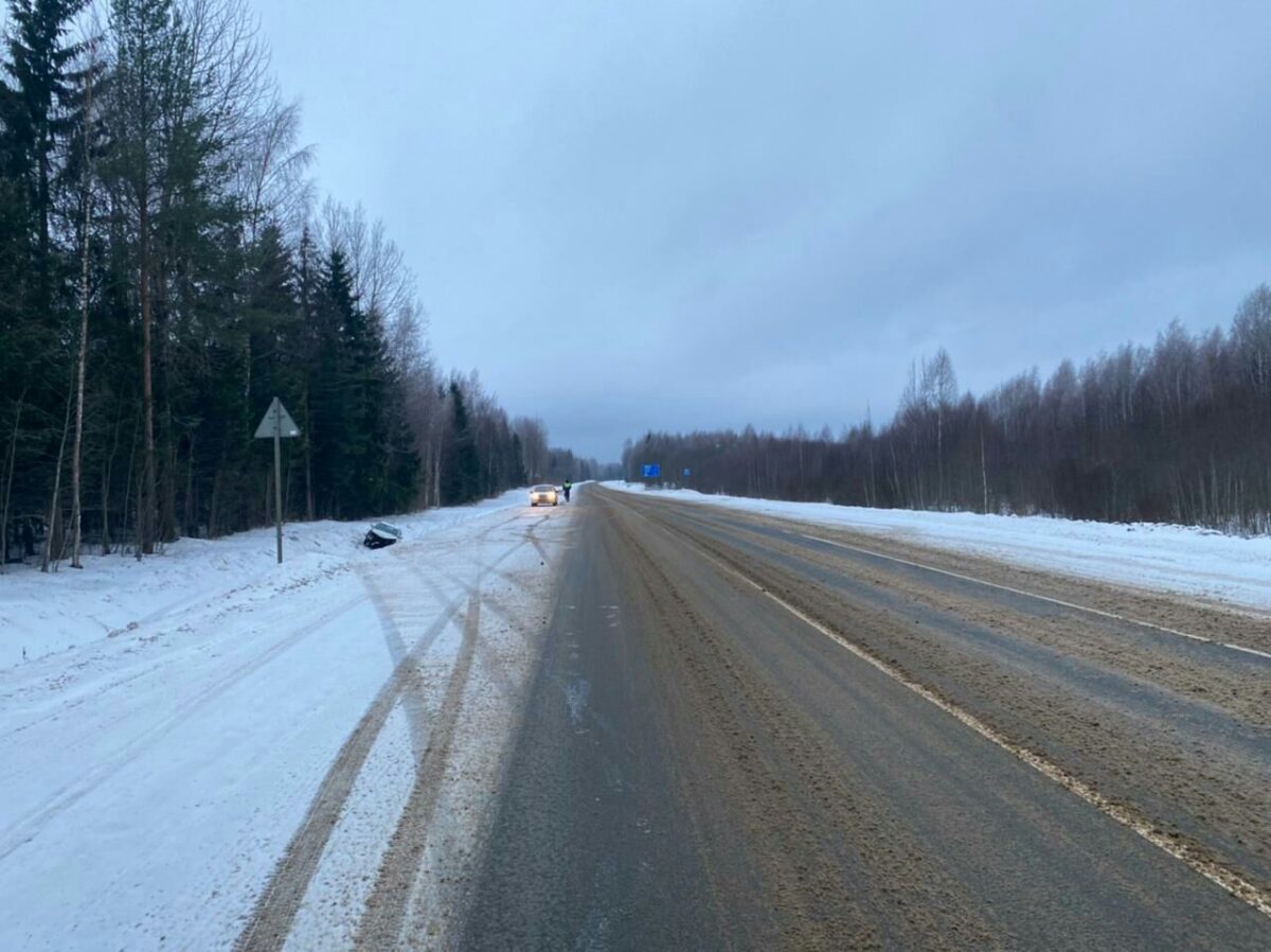 Легковушка в кювете: ДТП в Тверской области