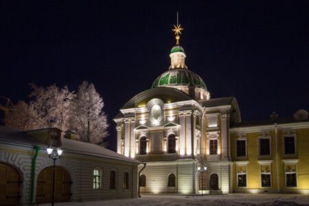 Для восьмиклассников Тверской области организуют образовательные туры в Тверь