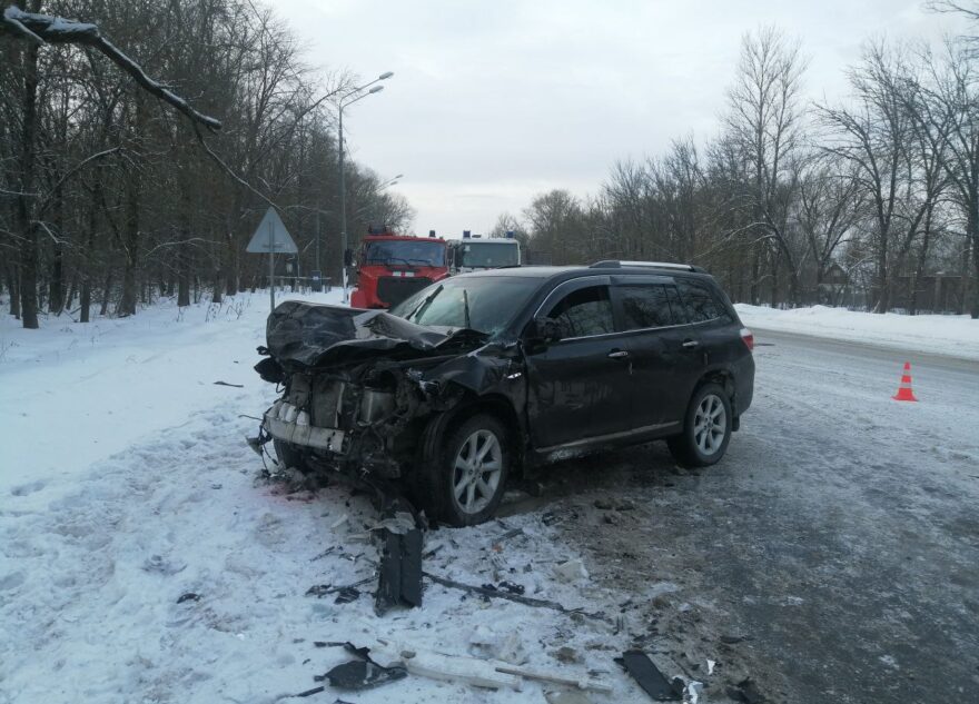 Два человека погибли в ДТП на "встречке" под Тверью