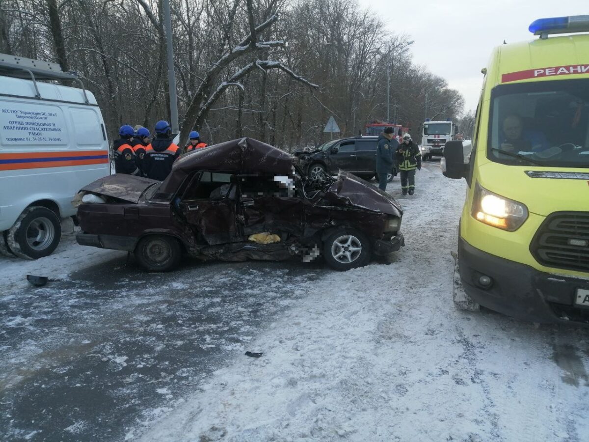 Два человека погибли в ДТП на 